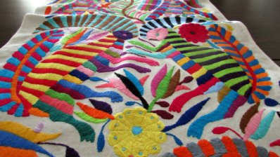 Bestickter Stoff von 