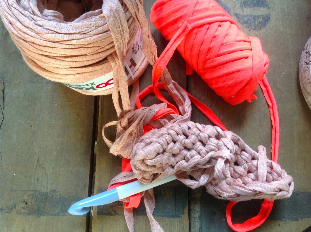 Ideal für große Häkel- und Strickprojekte: Jerseygarn von Hoooked 